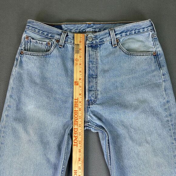 Vintage Levis 501 Jeans Mens 36x32 Blue Light Wash Button Fly made in USA - Picture 16 of 16